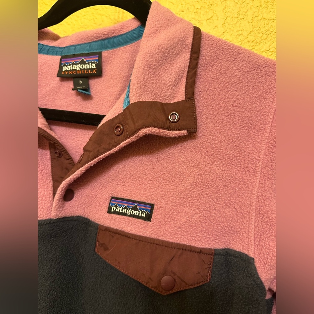 Patagonia Pink and Dark Gray Fleece Pullover size S - Picture 5 of 7
